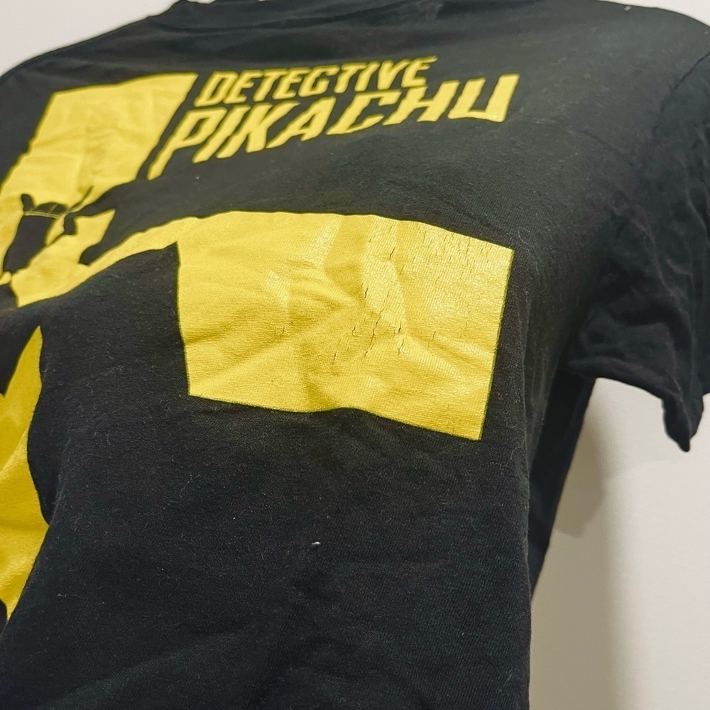 Pokemon Detective Pikachu Graphic Print Black Yellow Crop T Shirt Hot Topic SM - Picture 7 of 7
